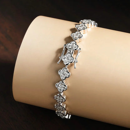 Pulsera de tenis de moissanita de 2 mm de trébol de cuatro hojas