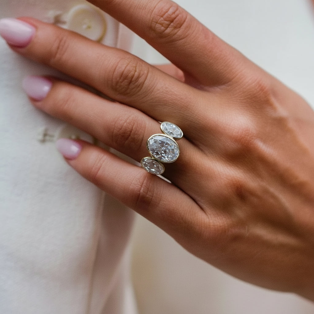 Anillo de Compromiso Oval Trilogy, 8ct