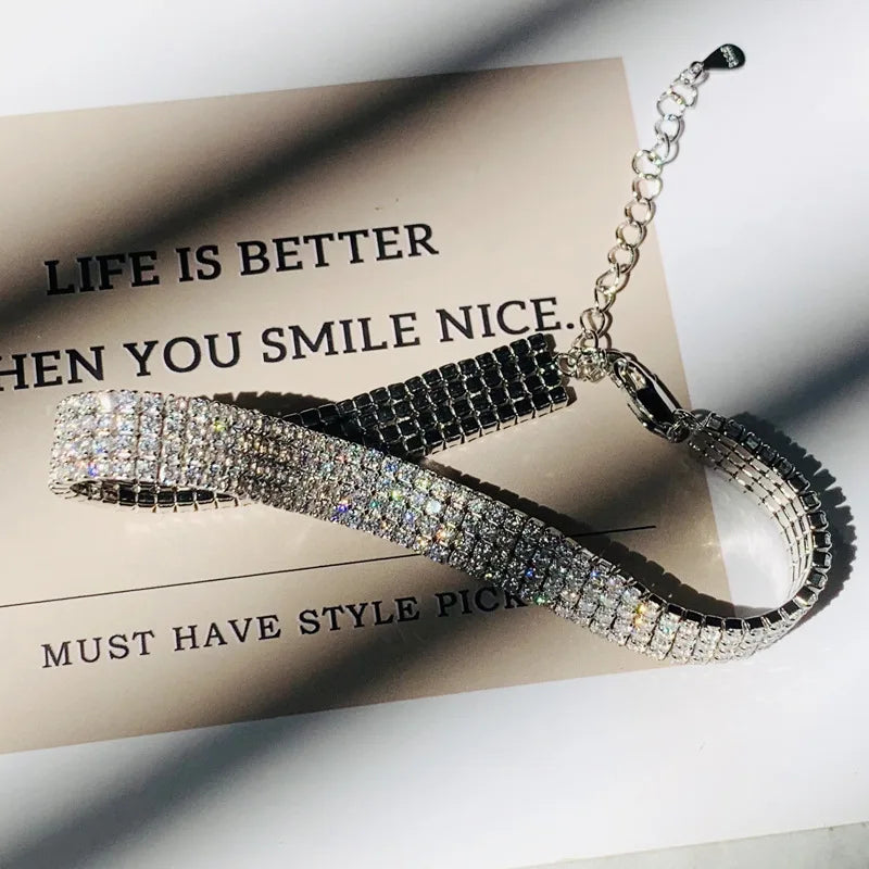 Brazalete de plata con moissanita de 4 filas