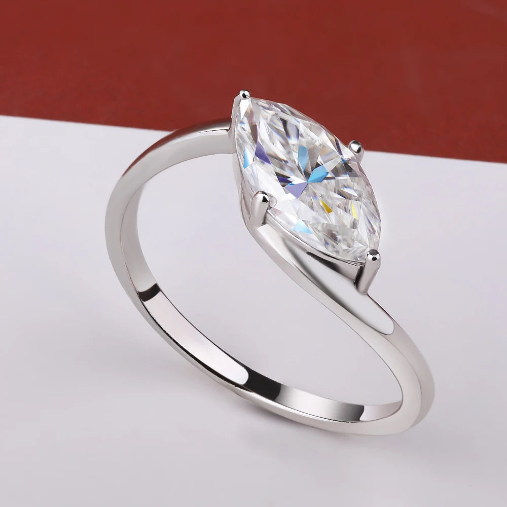 Anillo de Compromiso solitario marquesa 1/2 ct