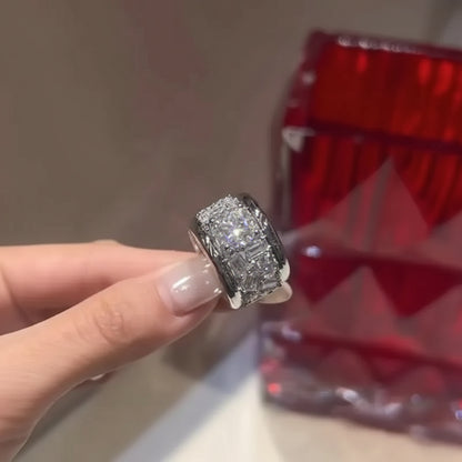 Anillo de plata de ley con moissanita blanca D VVS