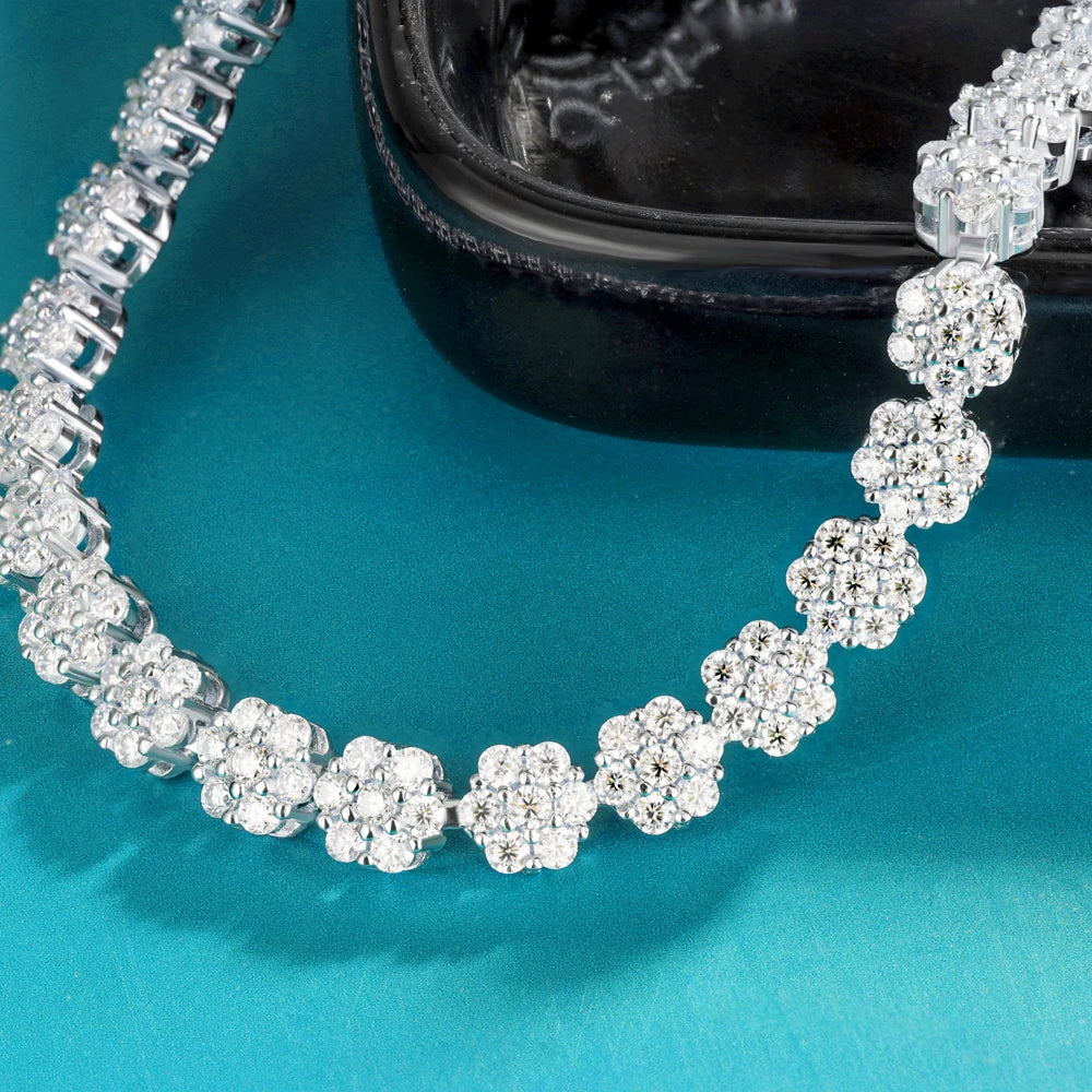 Pulseras de tenis con flor de moissanita completa