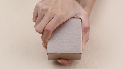 Anillo de moissanita con banda lisa